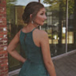 Meet your Posher, Avrie